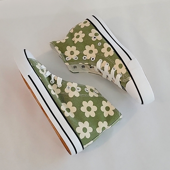 Shoes - Classic Canvas Ankle Sneakers With Flower Print